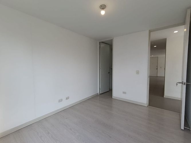 Apartamento de 3 alcobas en arriendo en Castropol, Medellín, 102 m² · foto 12 de 20