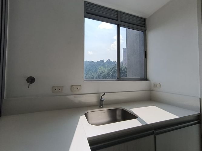 Apartamento de 3 alcobas en arriendo en Castropol, Medellín, 102 m² · foto 18 de 20