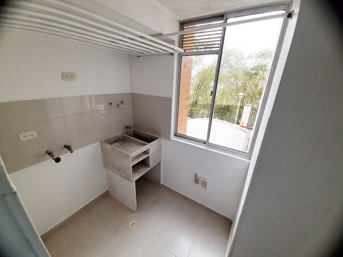 Apartamento de 3 alcobas en venta en Versalles, Floridablanca, 74 m² · foto 5 de 15