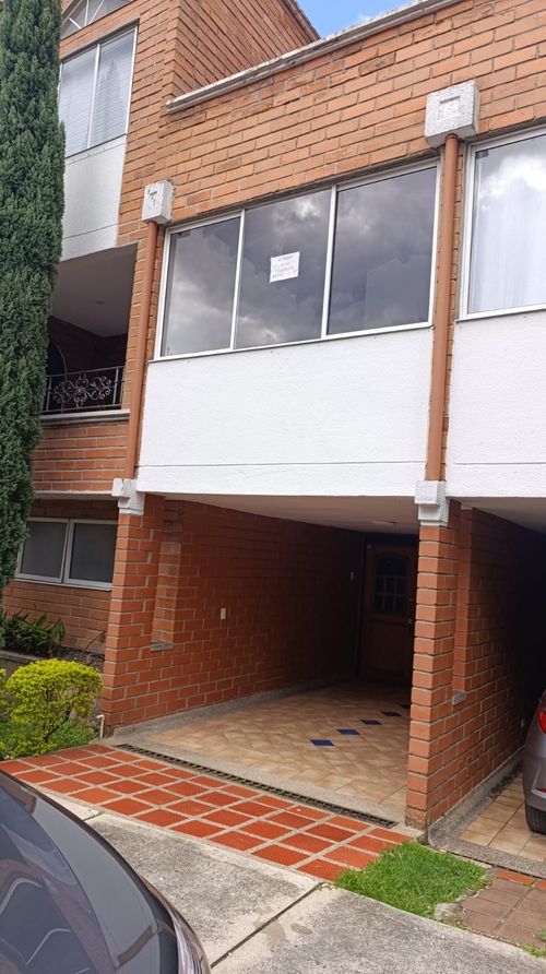 Casa de 5 alcobas en venta en La Mota, Medellín, 142 m² · foto 3 de 24