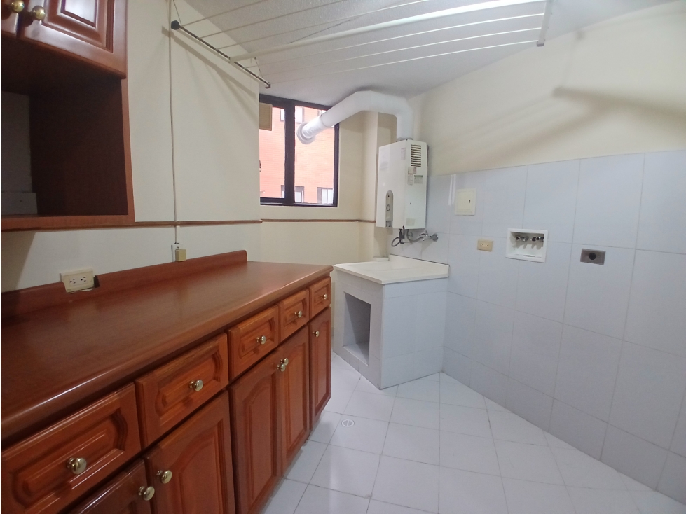 Apartamento en venta en Las Villas, Bogotá · foto 8 de 18