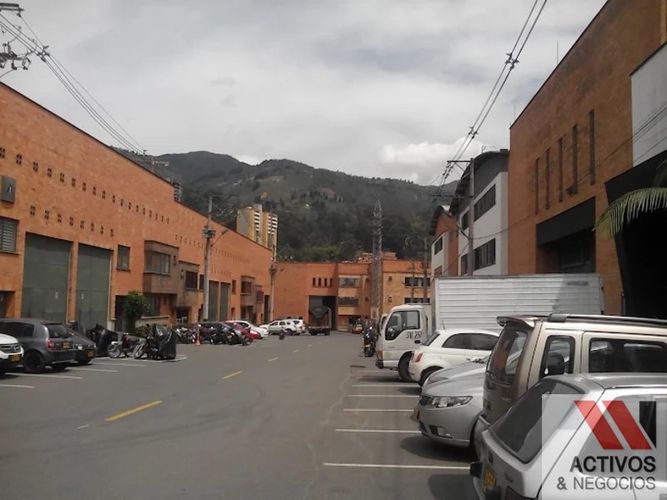 Bodega en arriendo en La Tablaza, La Estrella, 803 m² · foto 6 de 9