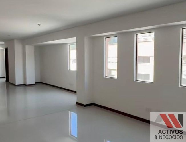 Bodega en arriendo en La Tablaza, La Estrella, 803 m² · foto 4 de 9