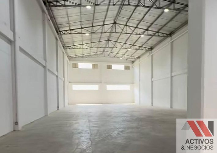 Bodega en arriendo en La Tablaza, La Estrella, 803 m² · foto 3 de 9