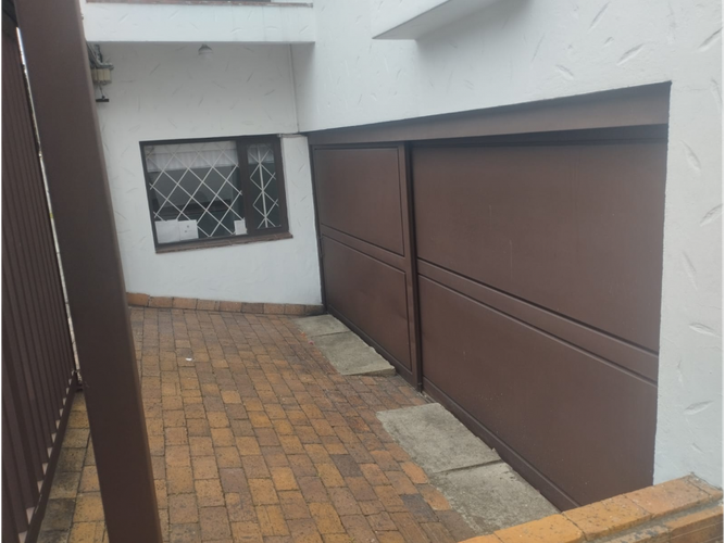 Casa de 4 alcobas en venta en Malibu, Bogotá, 264 m² · foto 2 de 24