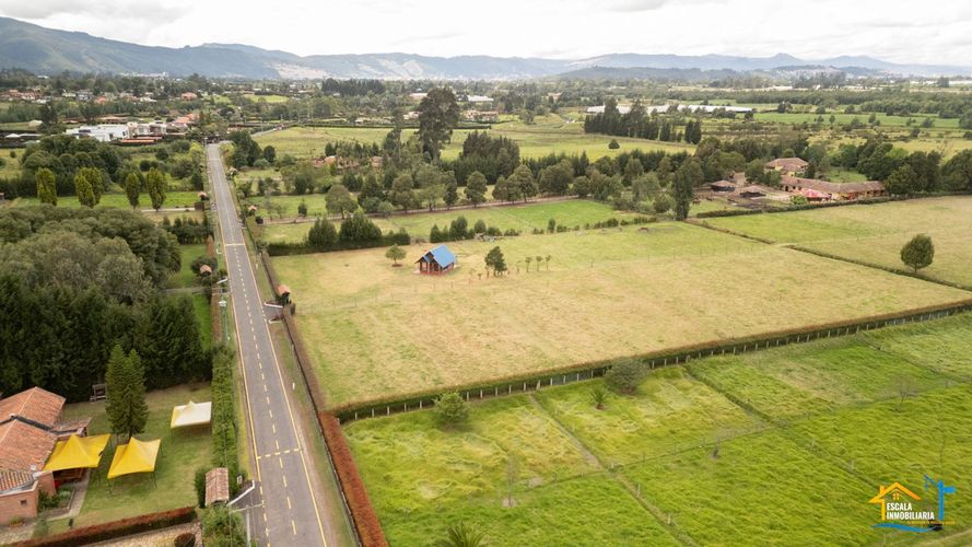 Lote en venta en Pueblo Viejo, Cota, 8610 m² · foto 2 de 5