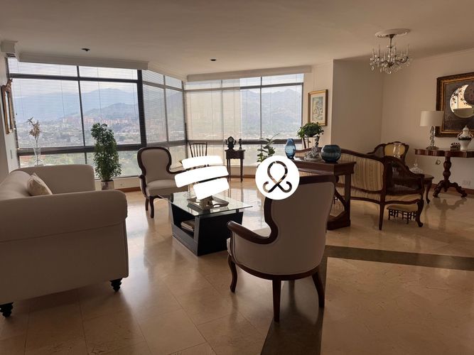 Apartamento de 2 alcobas en venta en Astorga, Medellín, 189 m² · foto 2 de 14