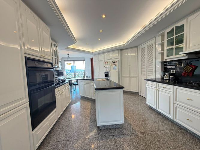 Apartamento de 3 alcobas en venta en Usaquen, Bogotá, 523 m² · foto 8 de 24