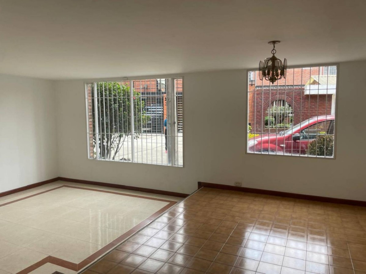 Casa en venta en Lagos De Cordoba, Bogotá · foto 4 de 16