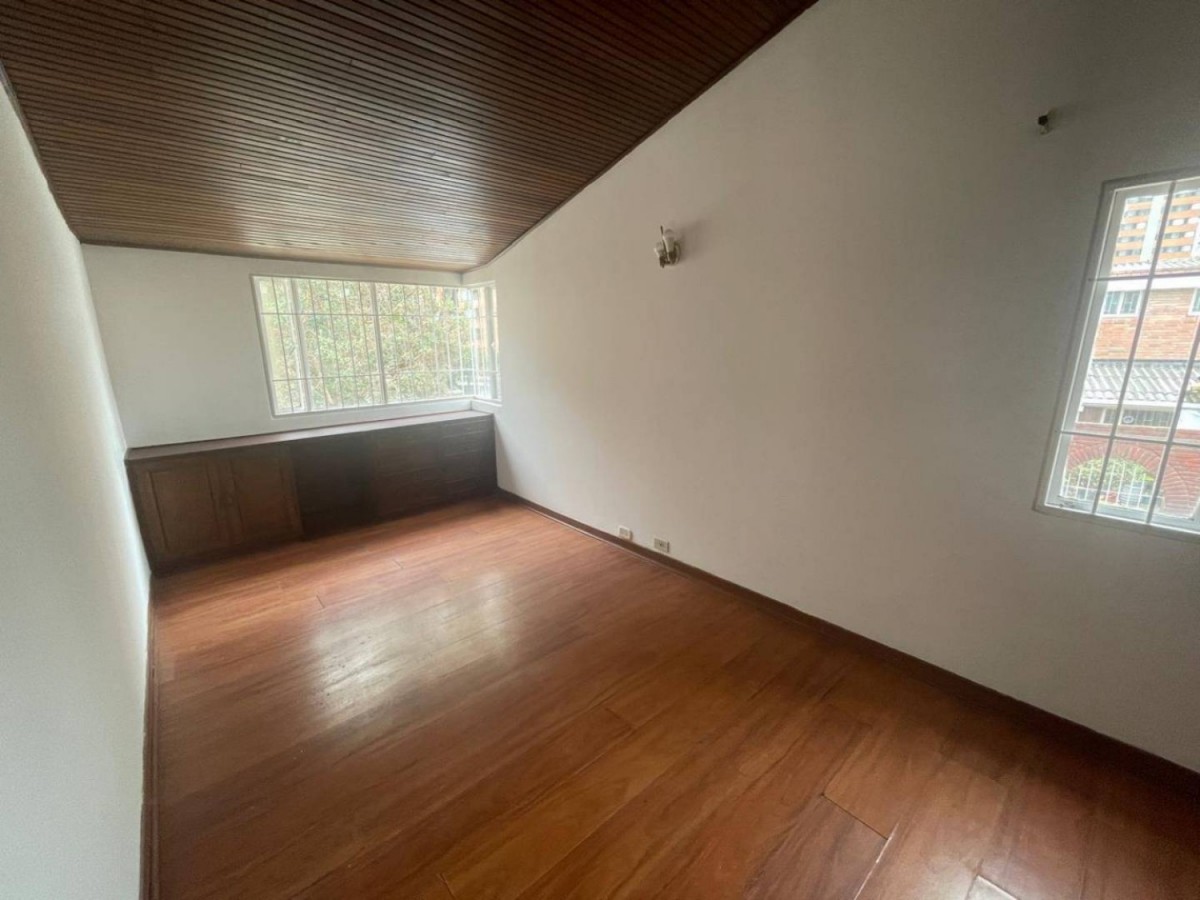 Casa en venta en Lagos De Cordoba, Bogotá · foto 8 de 16