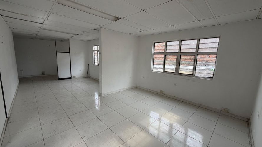 Bodega en arriendo en Troncal, Cali, 200 m² · foto 7 de 9
