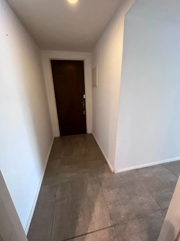 ALQUILER EN EL CENTRO, MONO AMBIENTE EN PISO 5 AL FRENTE, AIRE ACONDICIONADO, SEGURIDAD DIURNA · Foto 11