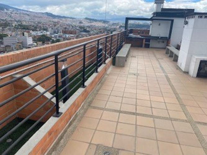 Apartamento de 1 alcoba en venta en Parque Nacional, Bogotá, 37 m² · foto 2 de 23
