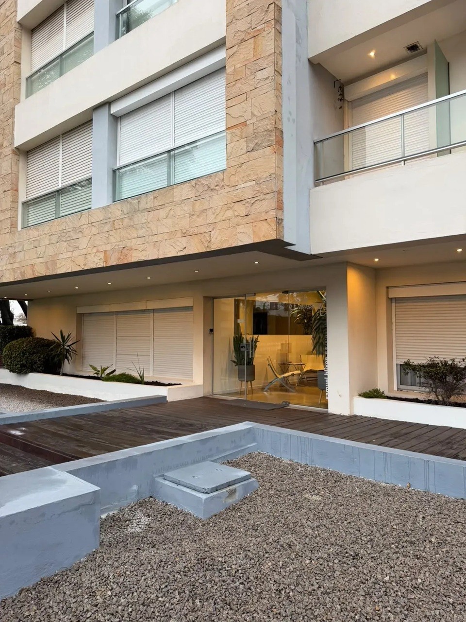 ALQUILER EN MALVIN DE 2 DORMITORIOS, TERRAZAS, GARAJE INCLUIDO, SUM, SOLARIUM, GYM, PISCINA · Foto 2