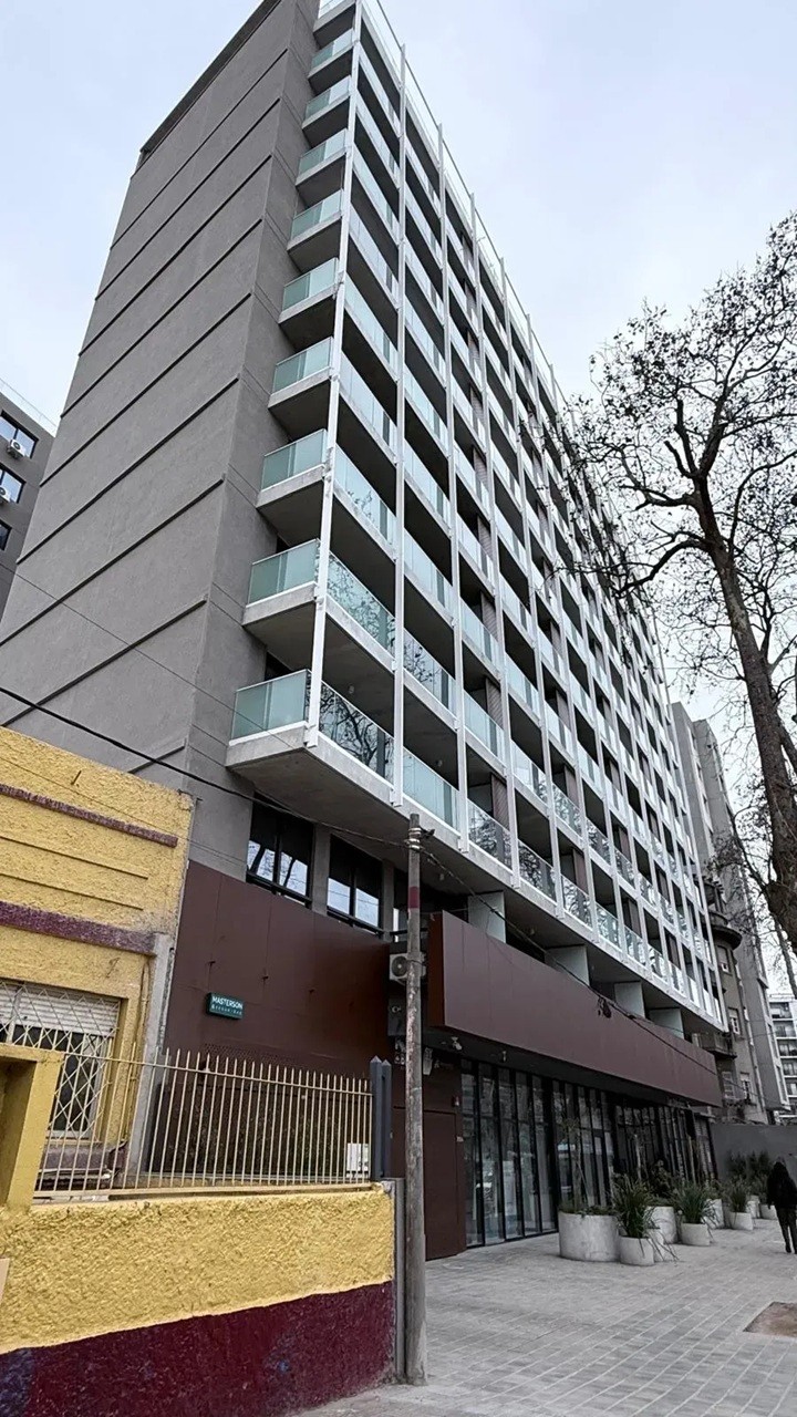 ALQUILER EN LA BLANQUEADA DE 1 DORMITORIO, PISO 10, BALCON, SEGURIDAD, PISCINA, SOLARIUM, LAVADERO ETC · Foto 2