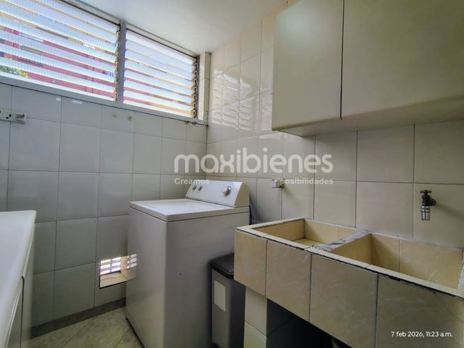 Apartamento de 4 alcobas en venta en Laureles, Medellín, 126 m² · foto 13 de 20