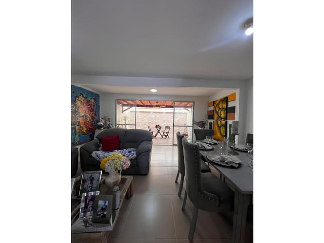 Casa en venta en Ciudad Country, Jamundí, 117 m² · foto 2 de 24