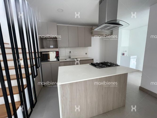 Apartamento de 3 alcobas en venta en La Ceja, 140 m² · foto 2 de 24