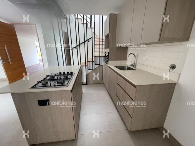 Apartamento de 3 alcobas en venta en La Ceja, 140 m² · foto 3 de 24