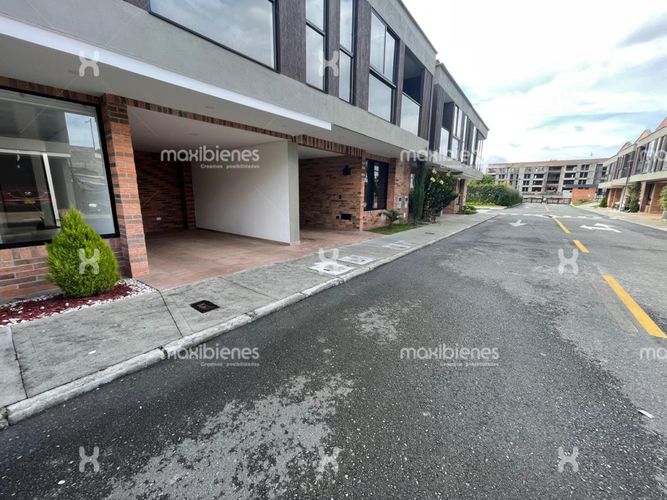 Apartamento de 3 alcobas en venta en La Ceja, 140 m² · foto 6 de 24