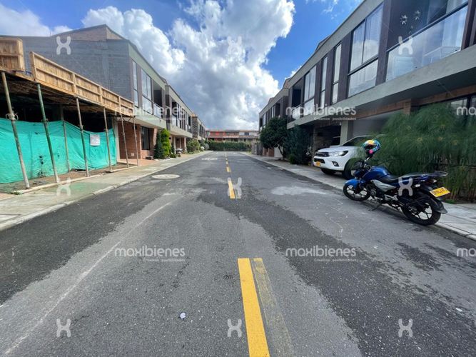 Apartamento de 3 alcobas en venta en La Ceja, 140 m² · foto 21 de 24