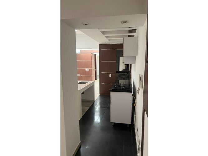 Apartamento de 1 alcoba en venta en Santa Barbara, Bogotá, 53 m² · foto 3 de 12