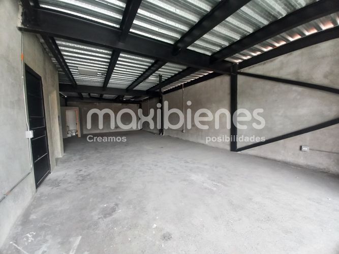 Local en arriendo en Asomadera No.3, Medellín, 160 m² · foto 2 de 8