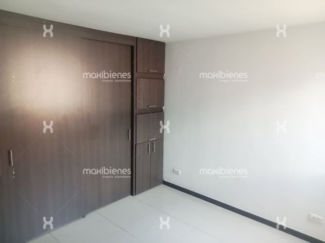 Apartamento de 3 alcobas en venta en Niquia, Bello, 66 m² · foto 2 de 13