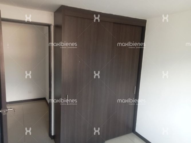 Apartamento de 3 alcobas en venta en Niquia, Bello, 66 m² · foto 4 de 13
