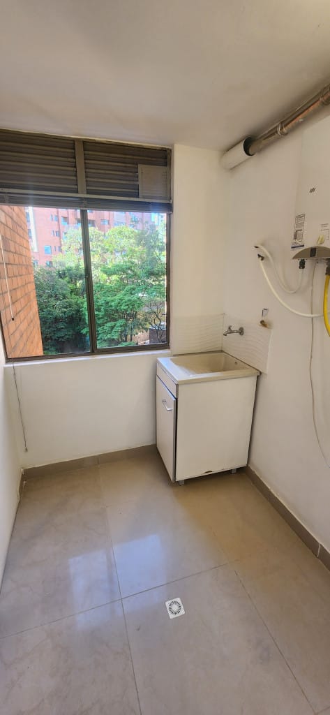 Apartamento de 3 alcobas en arriendo en El Tesoro, Medellín, 112 m² · foto 6 de 18