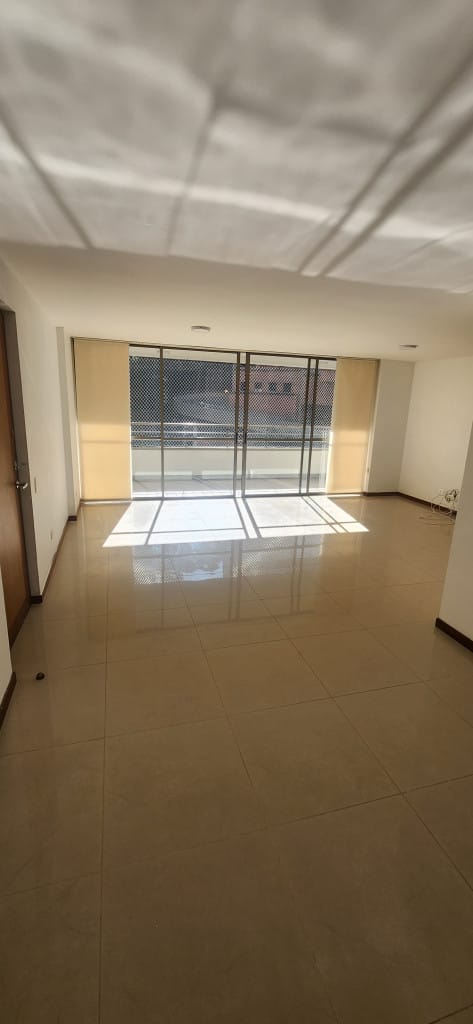 Apartamento de 3 alcobas en arriendo en El Tesoro, Medellín, 112 m² · foto 9 de 18