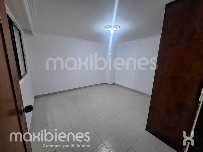 Casa de 3 alcobas en venta en Los Naranjos, Envigado, 142 m² · foto 7 de 16