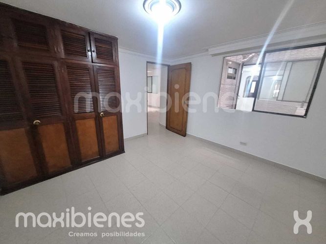 Casa de 3 alcobas en venta en Los Naranjos, Envigado, 142 m² · foto 8 de 16