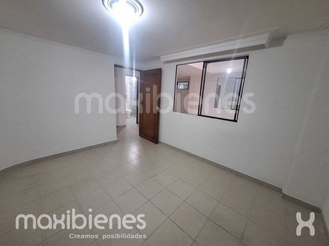 Casa de 3 alcobas en venta en Los Naranjos, Envigado, 142 m² · foto 9 de 16
