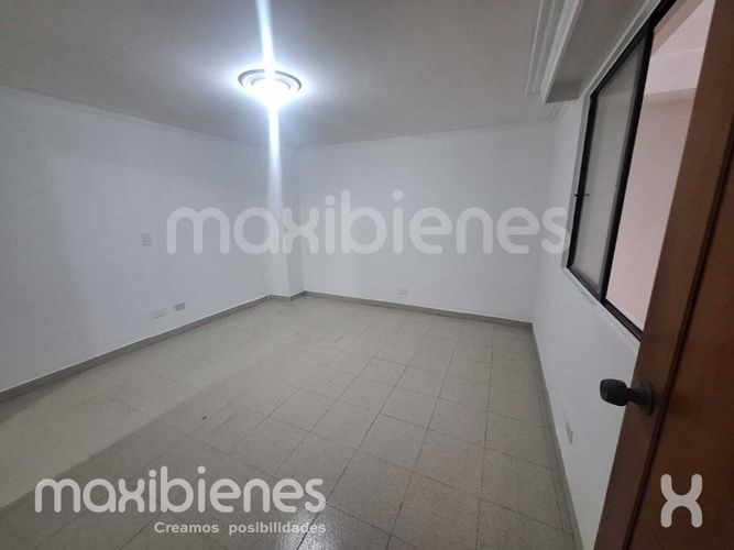Casa de 3 alcobas en venta en Los Naranjos, Envigado, 142 m² · foto 10 de 16