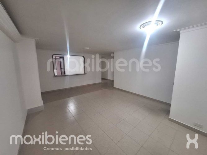 Casa de 3 alcobas en venta en Los Naranjos, Envigado, 142 m² · foto 11 de 16