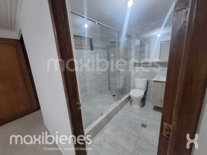Casa de 3 alcobas en venta en Los Naranjos, Envigado, 142 m² · foto 14 de 16