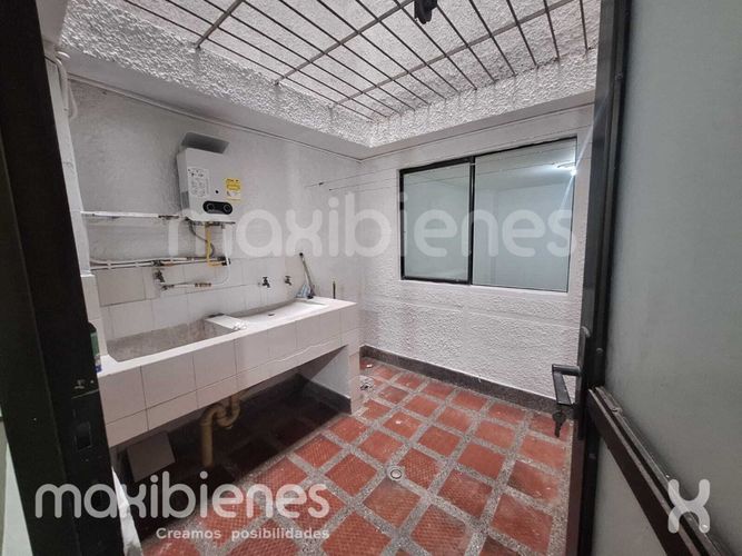 Casa de 3 alcobas en venta en Los Naranjos, Envigado, 142 m² · foto 16 de 16