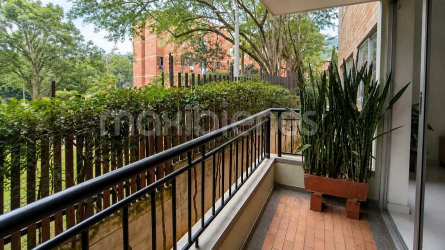Apartamento de 3 alcobas en venta en La Maria, Copacabana, 80 m² · foto 4 de 8