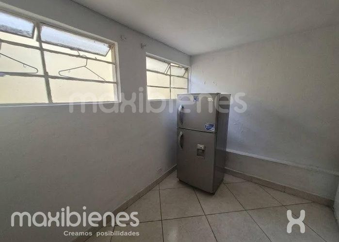 Casa de 13 alcobas en venta en El Raizal, Medellín, 400 m² · foto 3 de 8