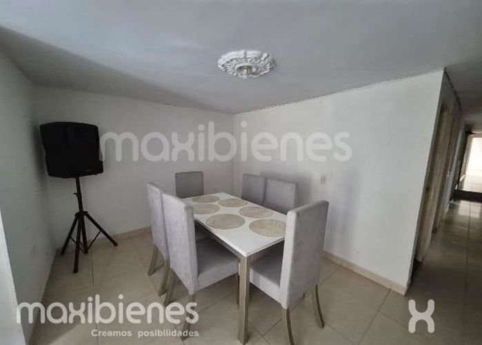 Casa de 13 alcobas en venta en El Raizal, Medellín, 400 m² · foto 6 de 8