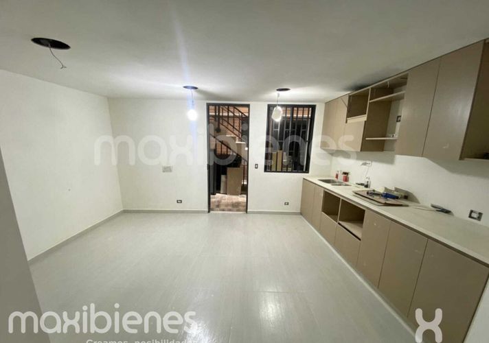 Apartamento de 3 alcobas en arriendo en Loma Del Indio, Medellín, 45 m² · foto 2 de 7