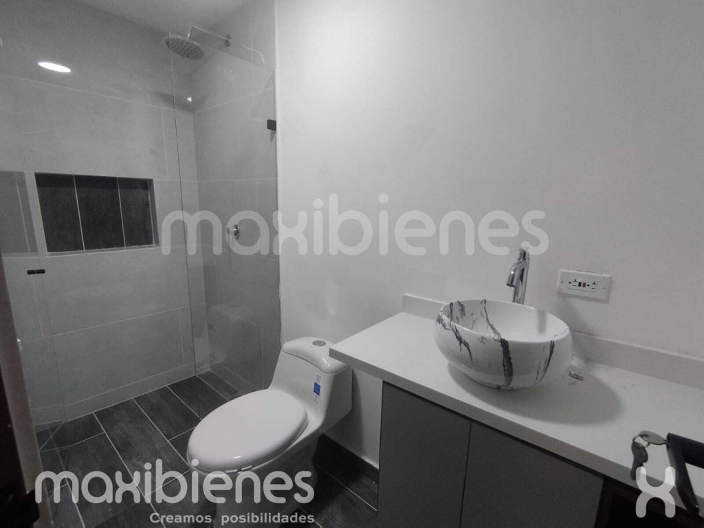 Apartamento en venta en Loma Del Indio, Medellín · foto 2 de 11