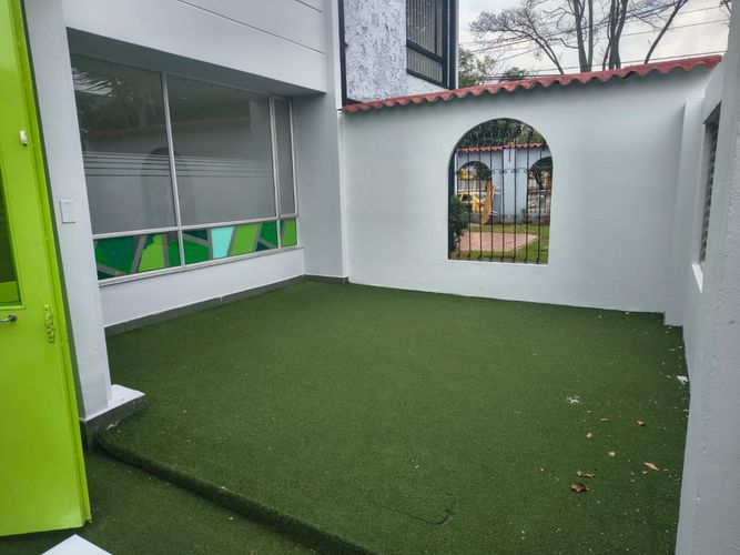 Casa de 7 alcobas en arriendo en Quirinal, Bogotá, 380 m² · foto 2 de 24
