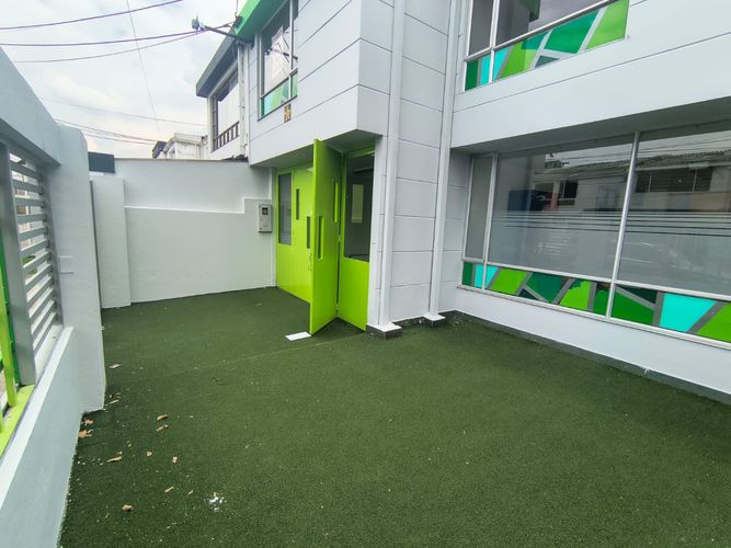 Casa de 7 alcobas en arriendo en Quirinal, Bogotá, 380 m² · foto 3 de 24