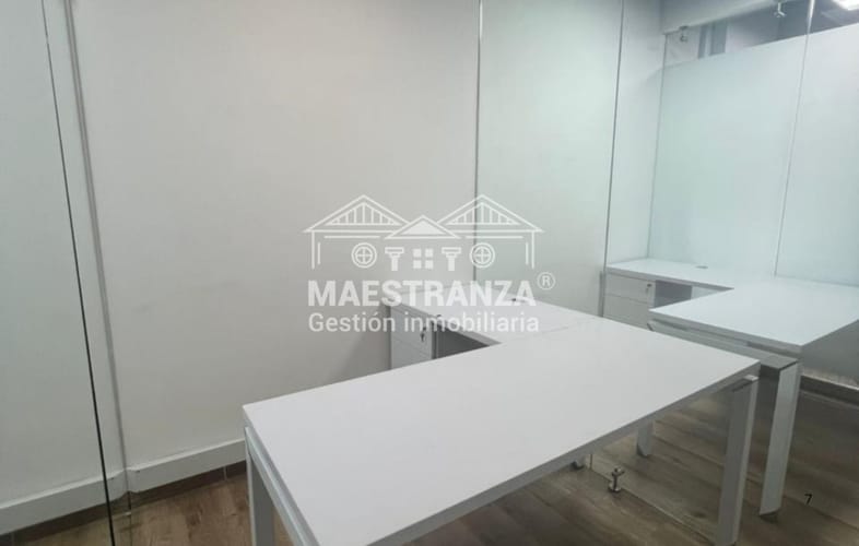 Oficina en arriendo en La Aguacatala, Medellín, 35 m² · foto 3 de 11