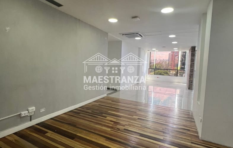 Oficina en arriendo en La Aguacatala, Medellín, 138 m² · foto 3 de 17