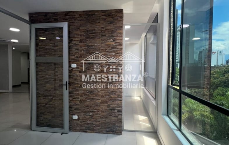 Oficina en arriendo en La Aguacatala, Medellín, 138 m² · foto 8 de 17
