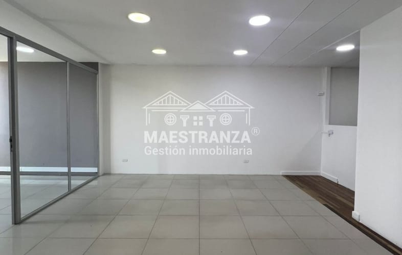 Oficina en arriendo en La Aguacatala, Medellín, 138 m² · foto 10 de 17