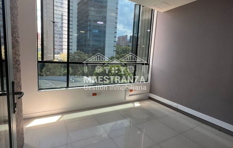 Oficina en arriendo en La Aguacatala, Medellín, 138 m² · foto 12 de 17